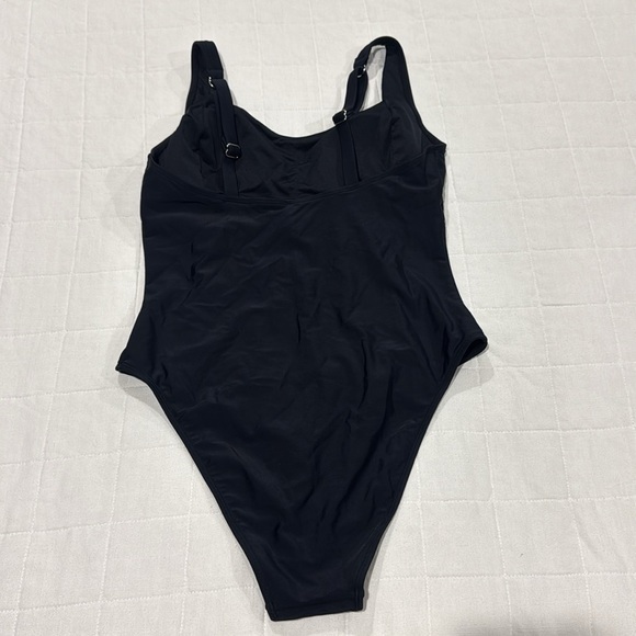 Cupshe Black Swimsuit - Picture 7 of 13